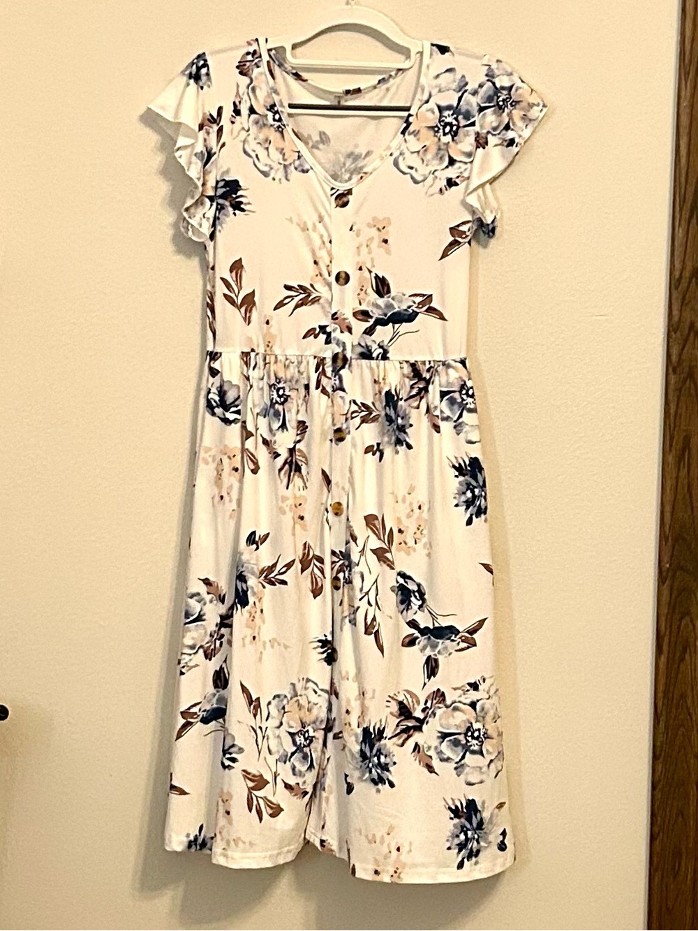 Women’s White Floral Flutter Sleeve Dress, Size Small, EUC